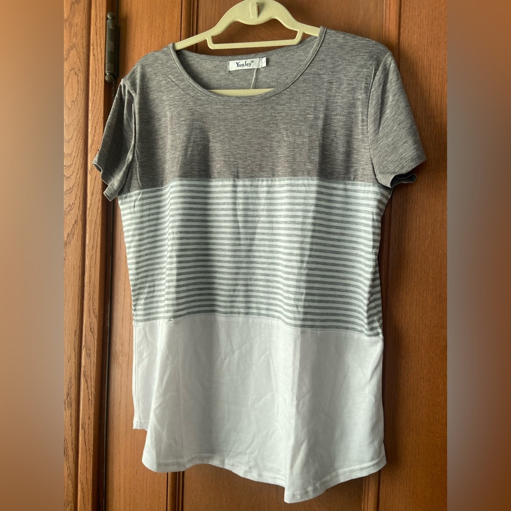 Striped gray women’s t-shirt by YunJey size L New With Tags